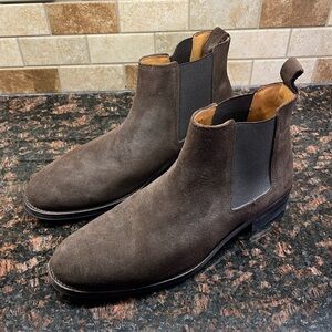 Like New Men’s Boden Suede Boots- 43